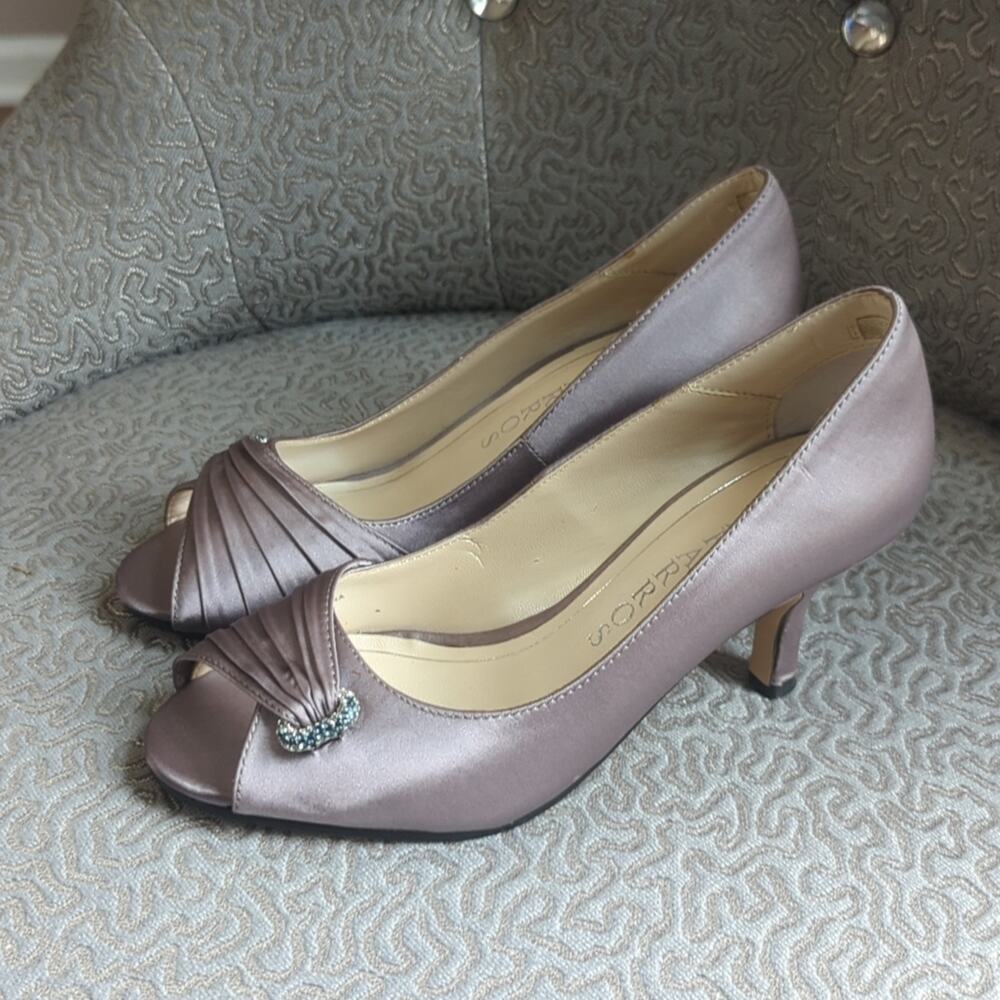 EUC Caparros Heels, 5.5B
